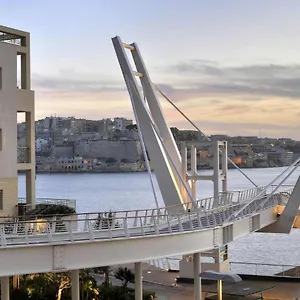 Seafront Lux Inc Pool, Upmarket Area Appartement Sliema